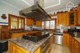 Mediterrane Finca mit 8.970m² in Ruhelage mit Pádelplatz, 4 SZ, 4 Bäder, Wintergarten, Pool, Heizung - Küche