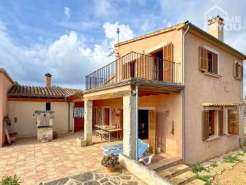 Sensación de precio: Finca cerca del pueblo, 327 m², 2 dormitorios, 2 baños, piscina, terrazas, cocina exterior, garaje, energía solar, 07640 Salines (Ses) (España), Chalet