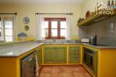 Mallorcan villa with saltwater pool & views of the Tramuntana, 4 bedrooms, 3 bathrooms, solar, heating - Küche