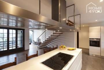Unikat: Modernes Loft-Gutshaus in saniertem Vierkanthof, 5 Zi., 3 SZ, 162 qm mit hohem Steuervorteil, 41539 Dormagen, Landhaus