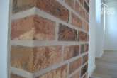 LOFT en la casa señorial lujosamente renovado, 134 metros cuadrados, 2 dormitorios, baño, WC, EBK, jardín y terrazas, garaje y plaza de aparcamiento - Sichtmauerwerk