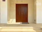 Modern townhouse with ETV license for 8 pers., 580m², 4 bedrooms, 4 bathrooms, pool, garden & XL garage, air conditioning - Große Eingangstor