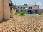 Modern townhouse with ETV license for 8 pers., 580m², 4 bedrooms, 4 bathrooms, pool, garden & XL garage, air conditioning - Ansicht Garten, Pool, Terasse