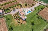 Finca mediterránea con licencia ETV, 24000m², piscina panorámica, 3 dormitorios, 4 baños, casa de invitados independiente, inversión - Drohnenansicht