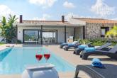 Finca mediterránea con licencia ETV, 24000m², piscina panorámica, 3 dormitorios, 4 baños, casa de invitados independiente, inversión - Poollandschaft
