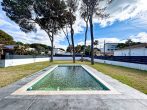 Modern villa - 255m², 5 bedrooms, 4 bathrooms, underfloor heating, garden, pool, close to the beach, alarm system, air conditioning - Pool