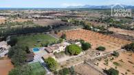 Finca mediterránea con 8.970m² en zona tranquila con pádelplatz, 4 dormitorios, 4 baños, invernadero, piscina, calefacción - Drohnenaufnahme