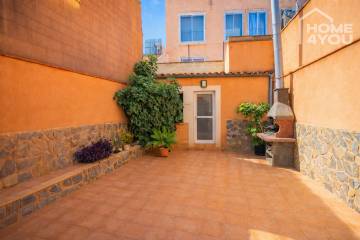 Spacious townhouse in Felanitx, 250m², 5 bedrooms, 4 bathrooms, terraces, garage & high-quality fittings, 07200 Felanitx (Spain), Terraced house