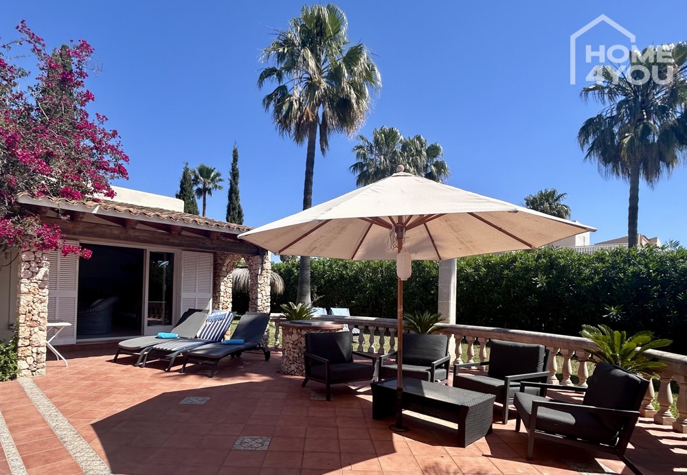 Terrasse am Pool