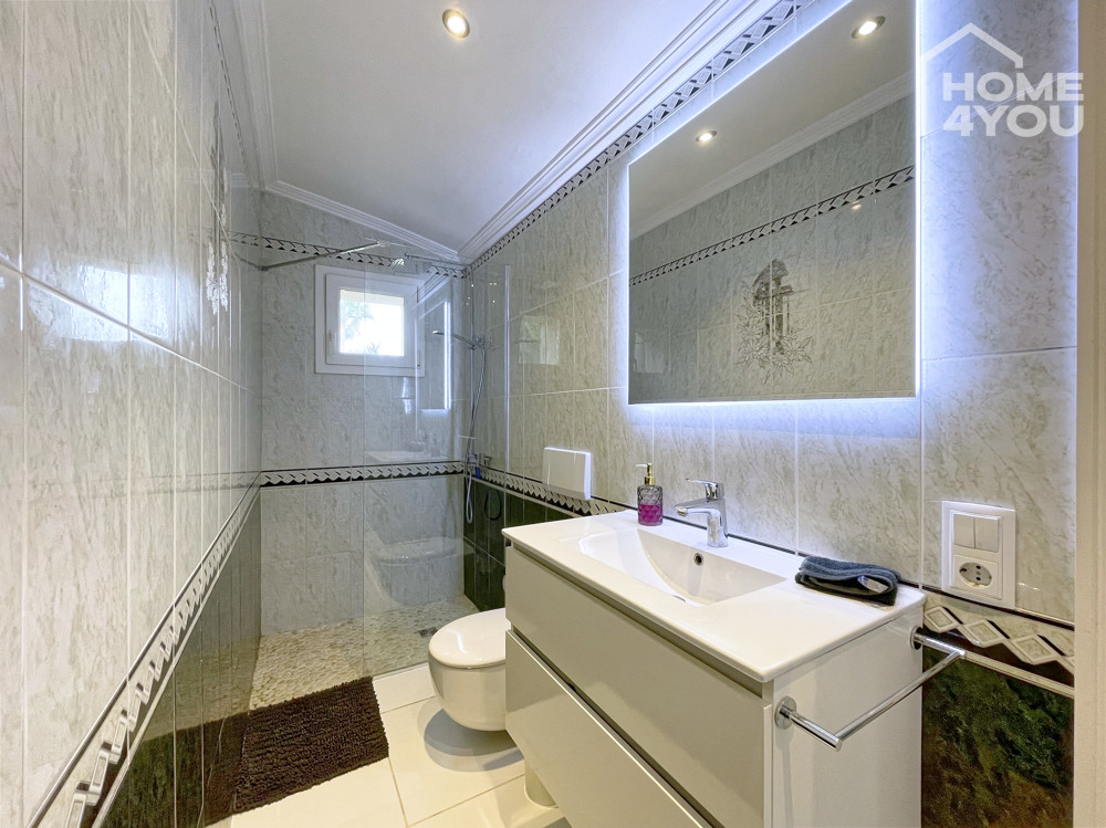 weiteres Badezimmer