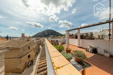 Charmante maison de ville à Pollenca : 189m², 4 chambres, 2 salles de bains, terrasse sur le toit et cour intérieure, beaucoup de potentiel, 07460 Pollença (Espagne), Maison de ville