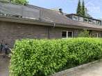 Luxurious town villa in Cologne-Junkersdorf, 286 sqm, 7 rooms, 941 sqm plot, conservatory, fireplace, garden - Frontansicht