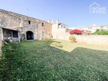 Historic natural stone townhouse in Felanitx, 256m² living space, garden, 2 houses, lots of potential, 07200 Felanitx (Spain), Terraced house